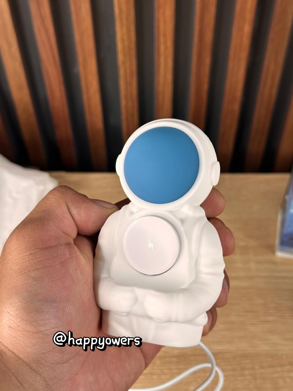 BASE CARGADORA MAGNÉTICA PARA SMARTWATCH | DISEÑO ASTRONAUTA, PRÁCTICA Y DECORATIVA