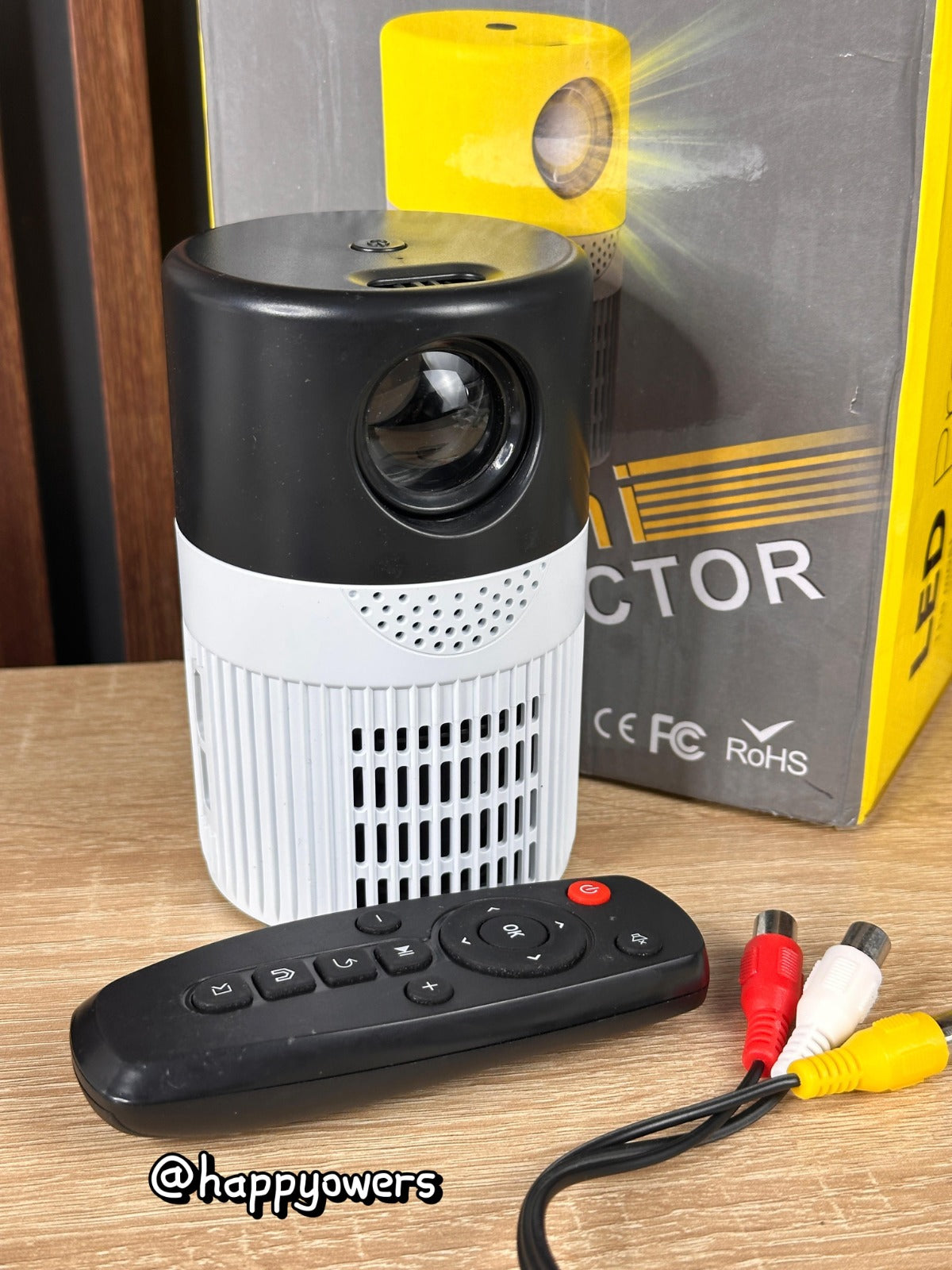 MINI PROYECTOR LED FULL HD – COMPACTO, POTENTE Y FÁCIL DE USAR