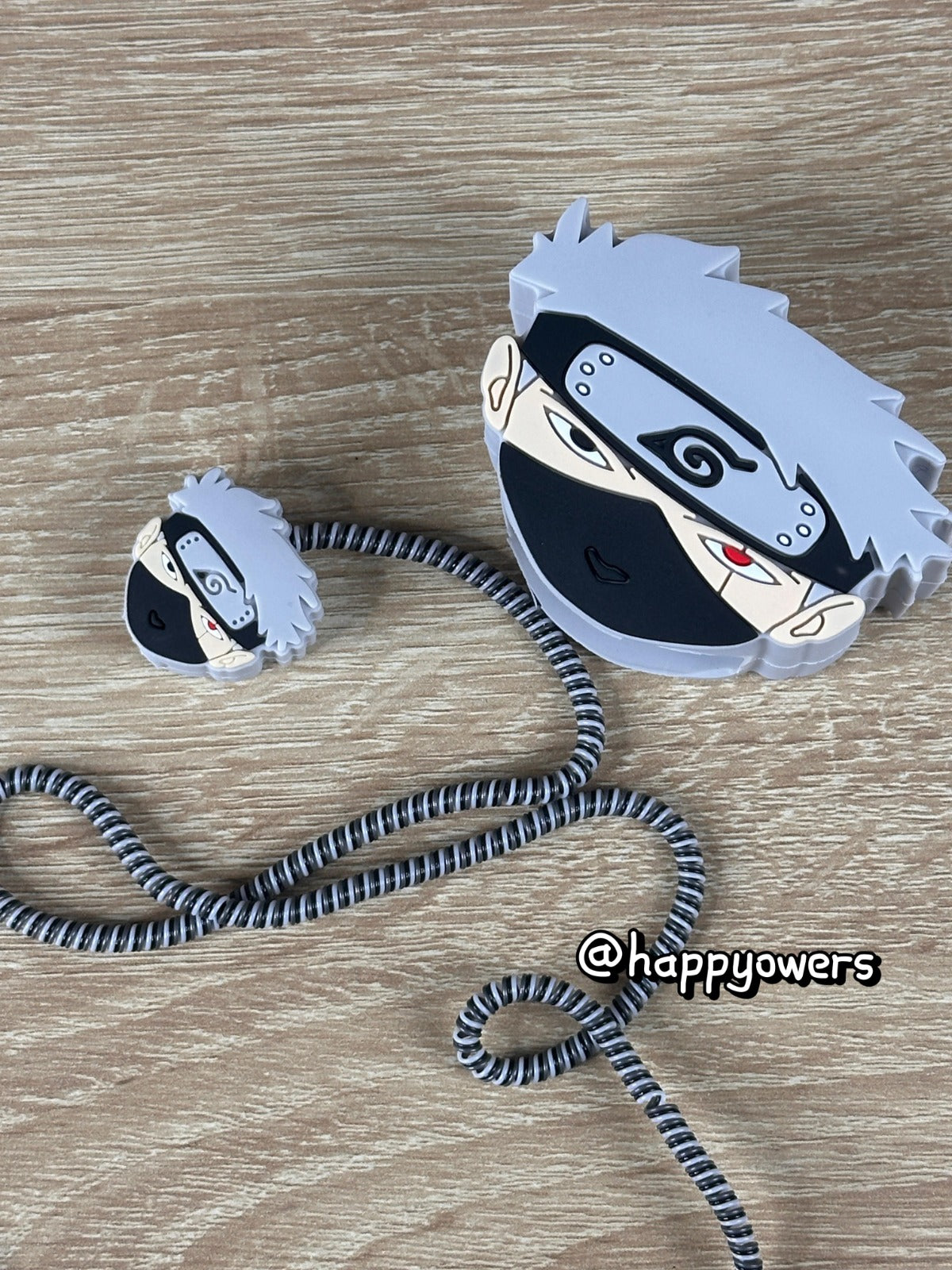 CASE CARGADOR DE IPHONE + PROTECTOR DE CABLE | DISEÑOS UNICOS